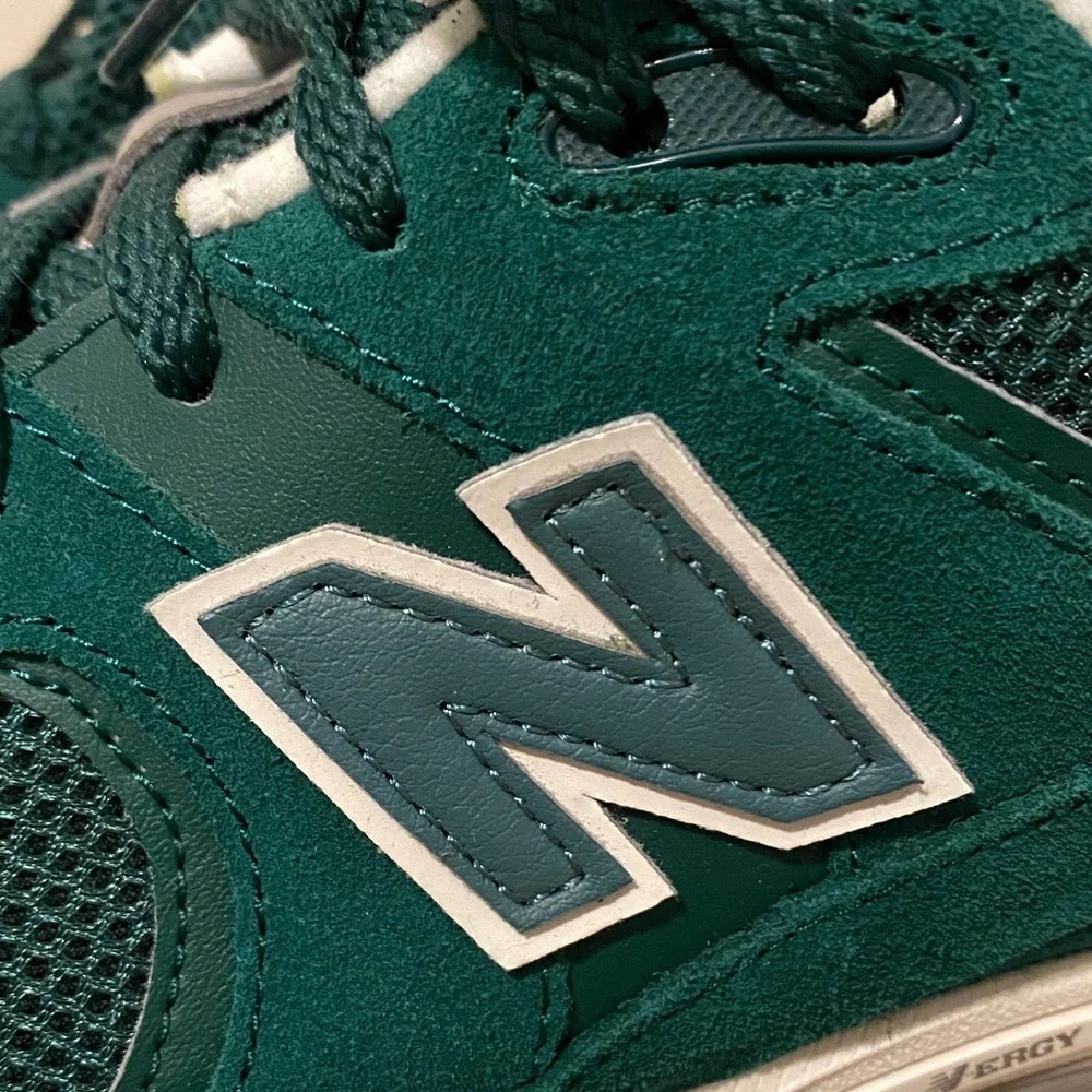 New Balance Men's Dark Green Sneakers vintage
